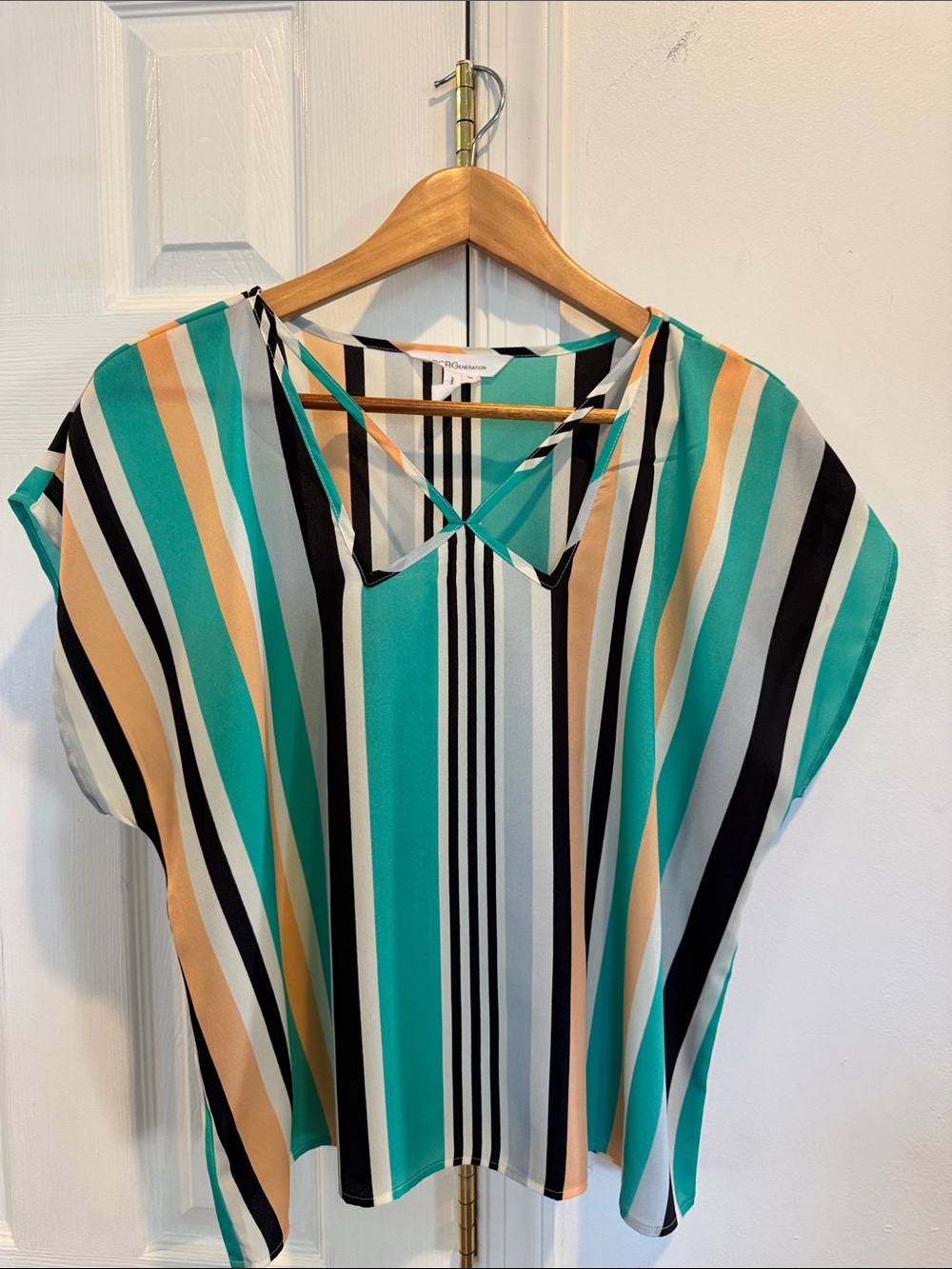 BCBGMaxAzria Teal, Black, Cream & Tan Striped V-Neck Cap Sleeve Top Size M